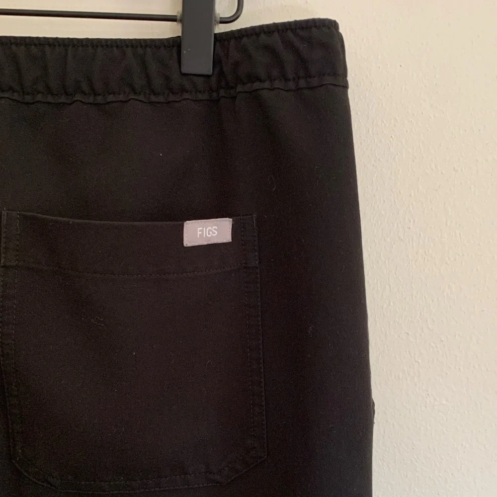 Figs Men's Cargo Pants Black with Gray Drawstring